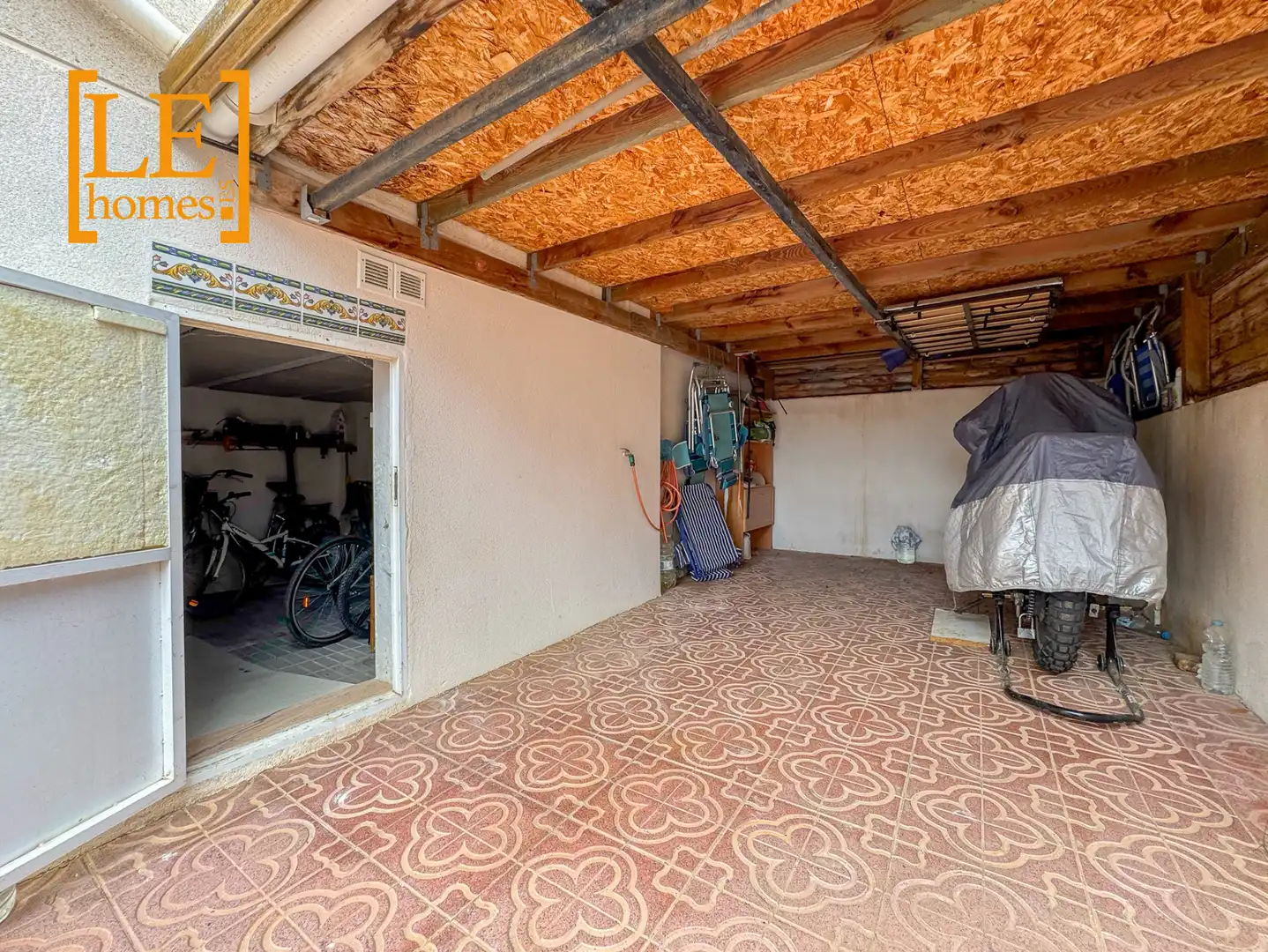 Casa adosada en venda en Orihuela amb Aire condicionat, Jardí privat i Moblat