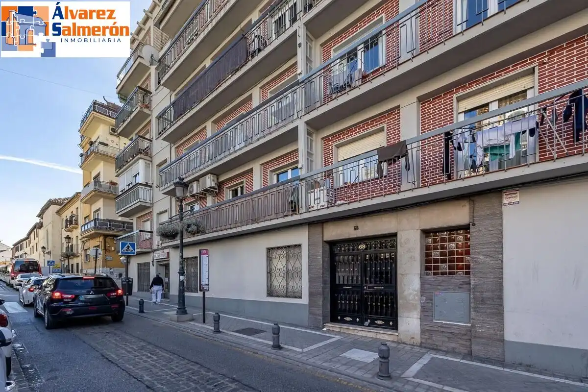 Vista exterior de Piso en venta en Centro