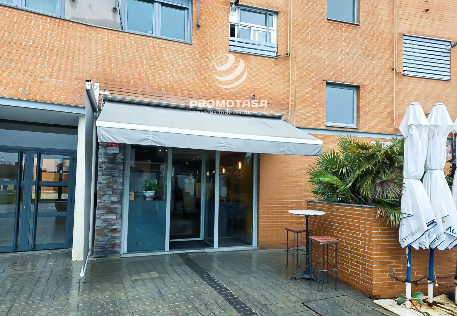 Business premises for transfer in  Urbanizaciones, imagen 2