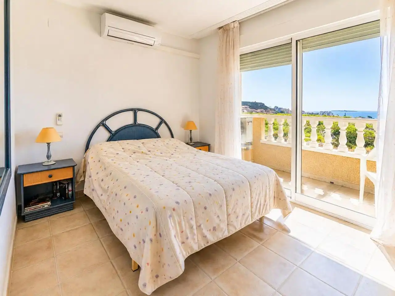 Habitación de Casa adosada en venta en Santa Pola con Aire acondicionado, Terraza y Piscina