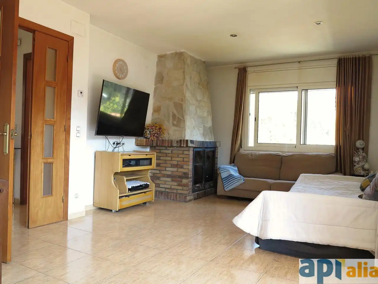 Sala d'estar de Casa o xalet en venda en Tordera amb Calefacció, Jardí privat i Terrassa