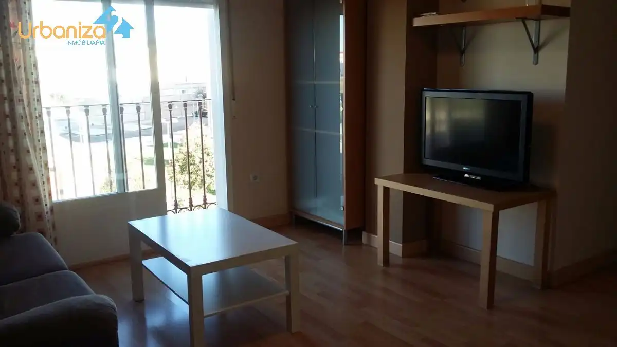 Apartament en venda a Calle Enrique Sánchez de León, Carretera de Sevilla - Los Montitos