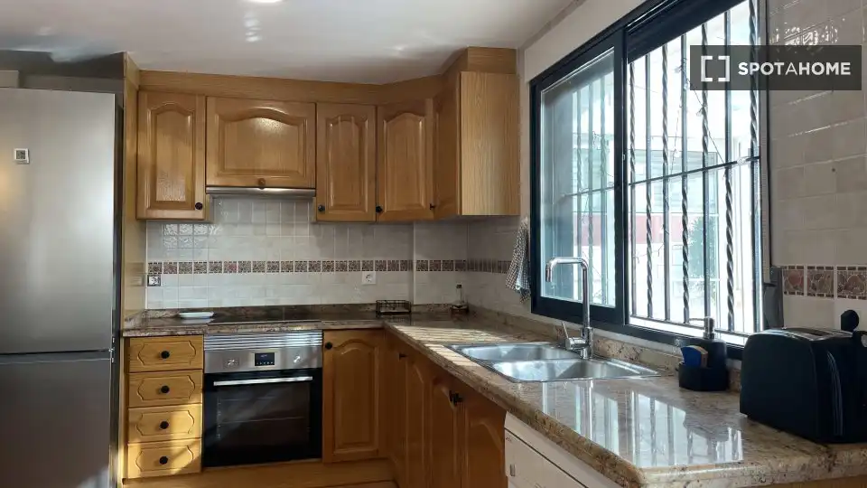 Cuina de Apartament per a compartir en Daimús amb Aire condicionat, Terrassa i Moblat