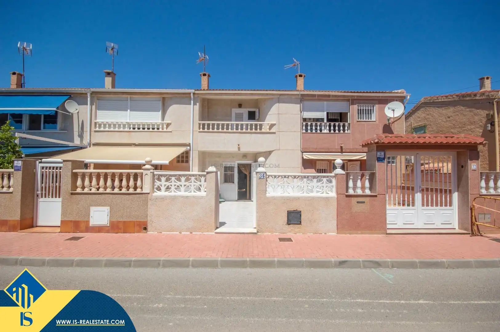 Vista exterior de Casa o chalet en venta en Torrevieja con Aire acondicionado, Jardín privado y Terraza