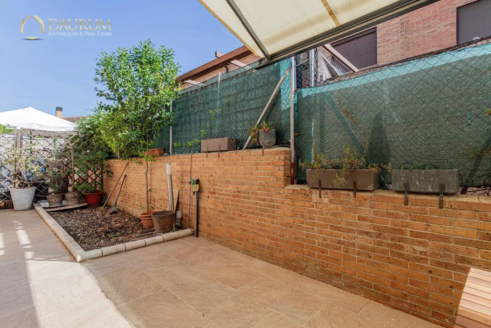 Terraza de Casa adosada en venta en Meco con Aire acondicionado, Calefacción y Jardín privado