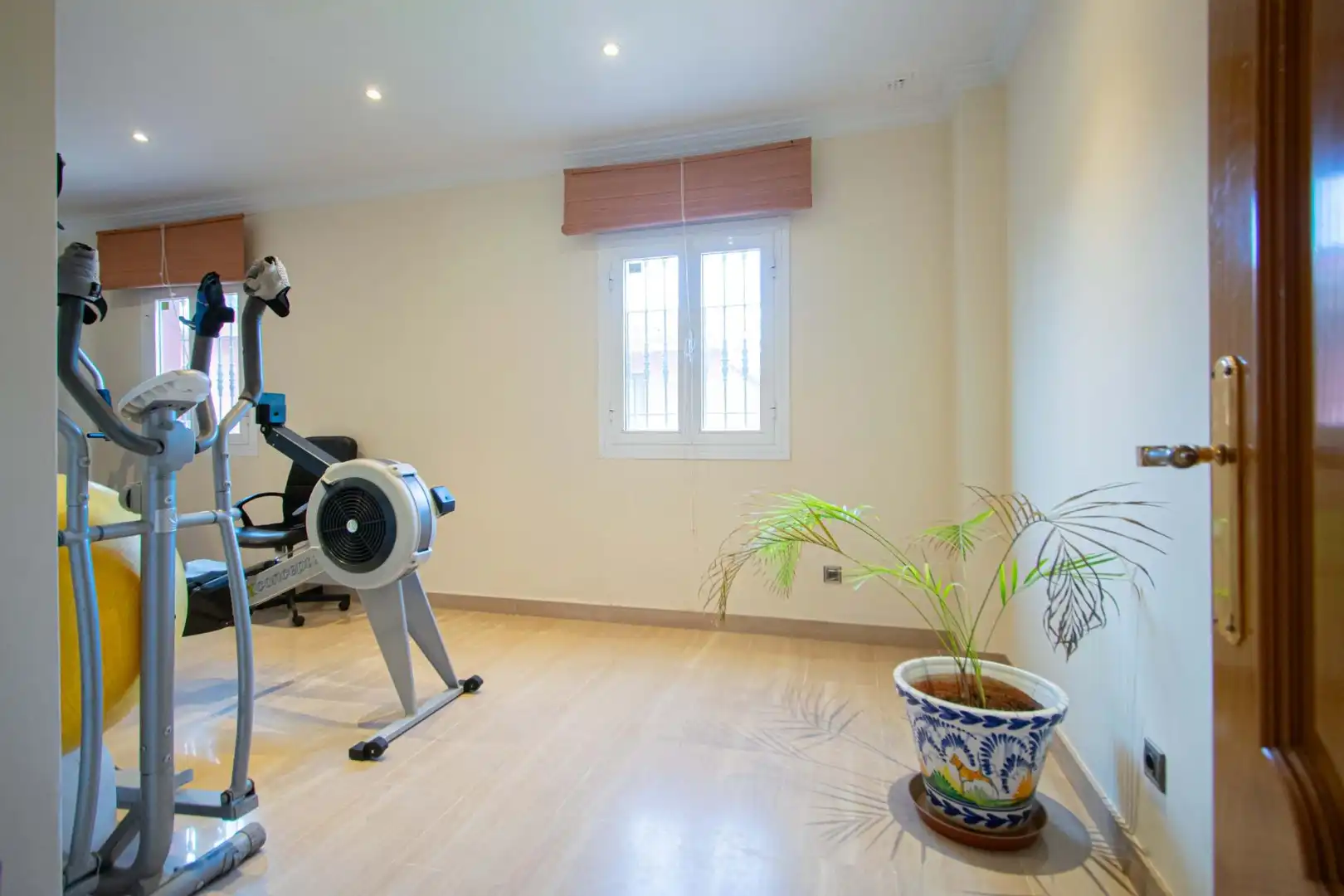 Casa o xalet en venda en Tomares amb Jardí privat, Terrassa i Piscina