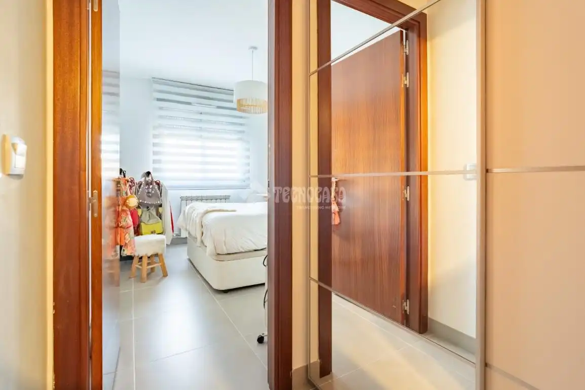 Bedroom of Flat for sale in Granada  with Air Conditioner, Heating and Terrace