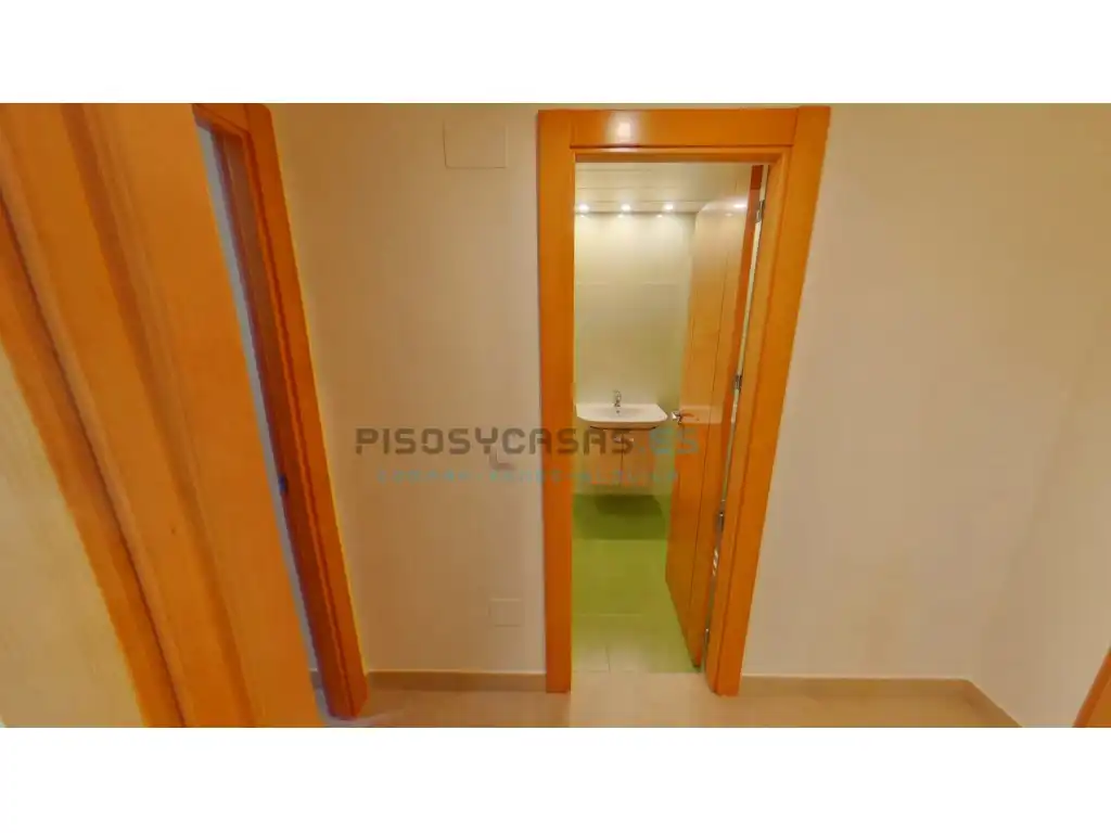Flat for sale in Tauste  with Air Conditioner, Oven and Washing machine