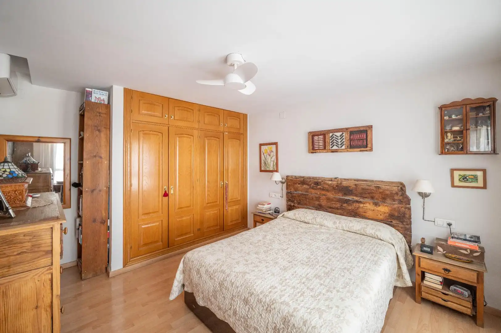 Schlafzimmer von Einfamilien-Reihenhaus zum Verkauf in Granada mit Klimaanlage