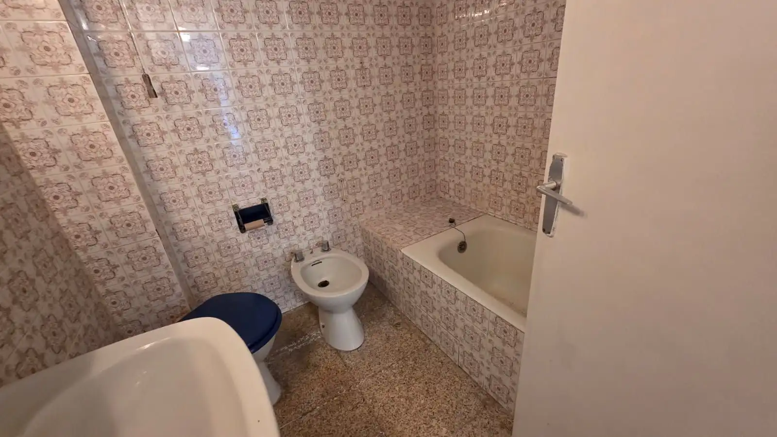 Baño de Piso en venta en Castro-Urdiales con Terraza