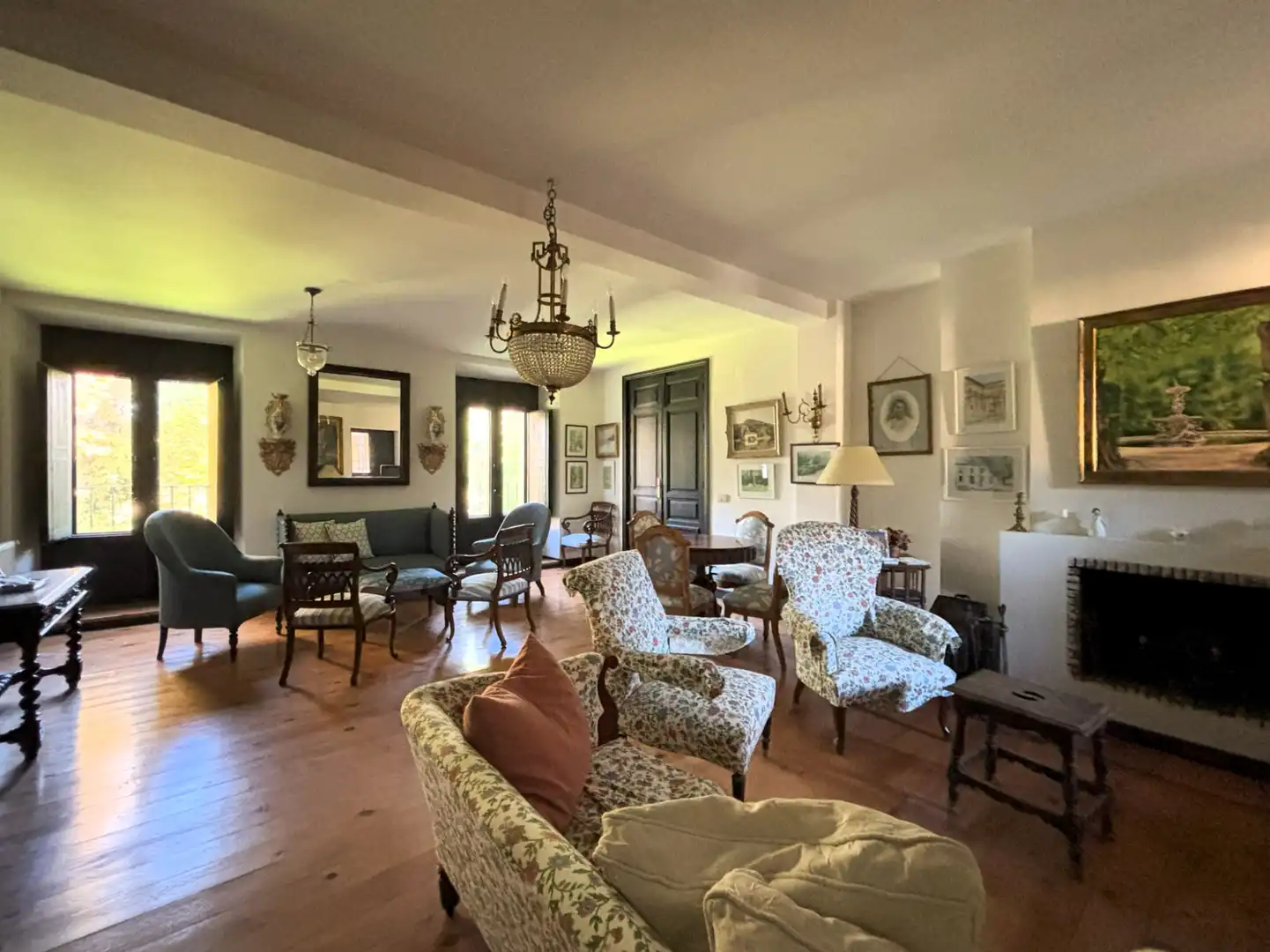 Sala de estar de Casa adosada en venta en Real Sitio de San Ildefonso con Calefacción, Jardín privado y Parquet