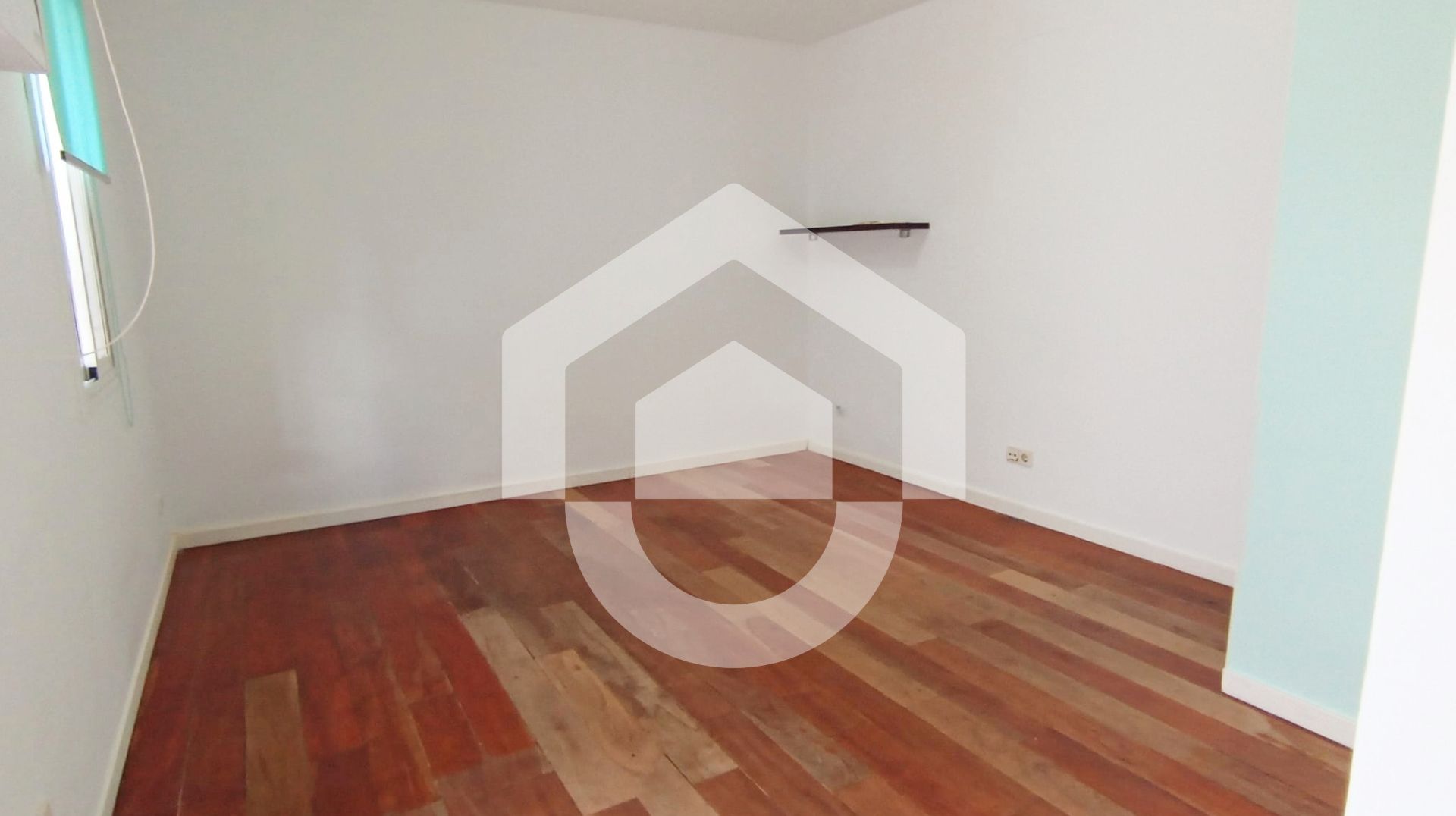 Sala de estar de Casa adosada en venta en  Barcelona Capital con Aire acondicionado, Parquet y Balcón