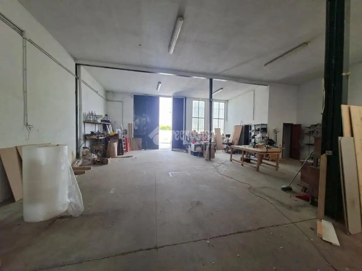 Local comercial en venda a Montilla, imagen 3