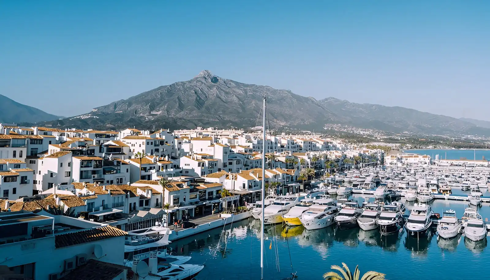 Apartment with lift for sale in Nueva Andalucía