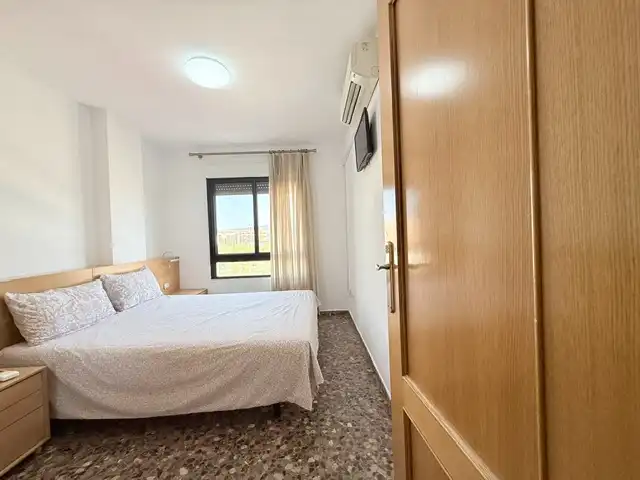 Habitación de Piso en venta en Castellón de la Plana / Castelló de la Plana con Aire acondicionado, Calefacción y Terraza