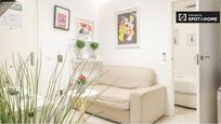 Living room of Flat to rent in  Madrid Capital  with Air Conditioner, Heating and Furnished