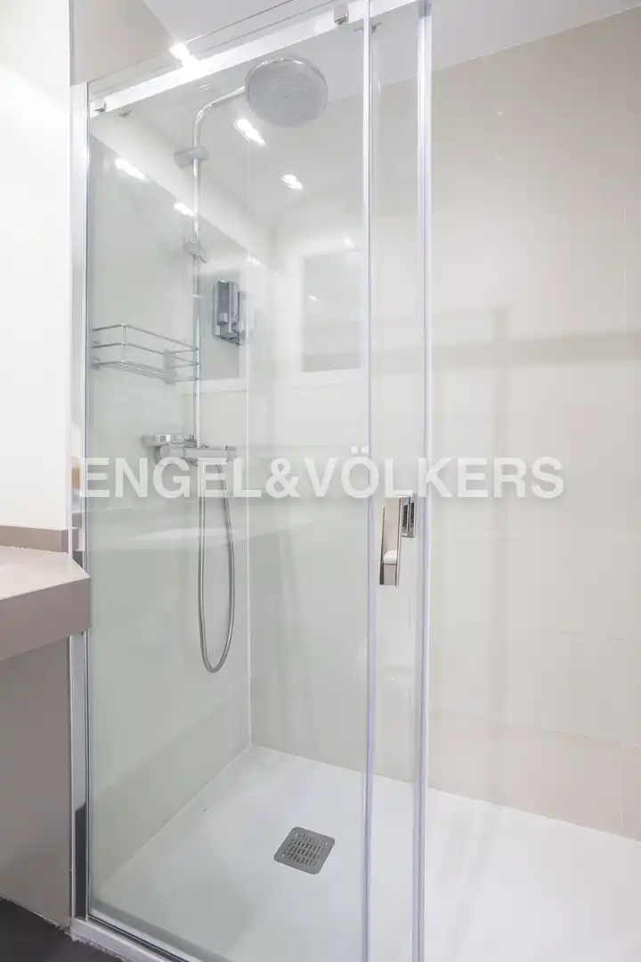 Baño de Piso de alquiler en Madrid con Aire acondicionado, Calefacción y Parquet