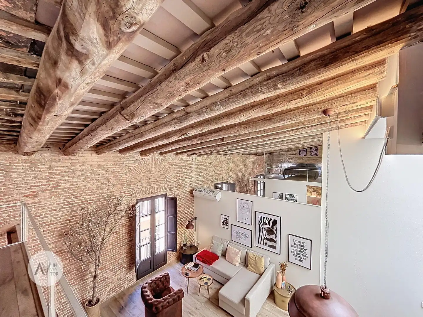 Wohnzimmer von Dachboden zum Verkauf in Barcelona mit Klimaanlage, Heizung und Terrasse