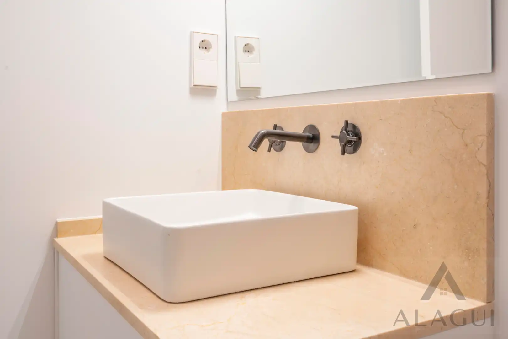 Baño de Apartamento en venta en Madrid con Aire acondicionado, Calefacción y Amueblado