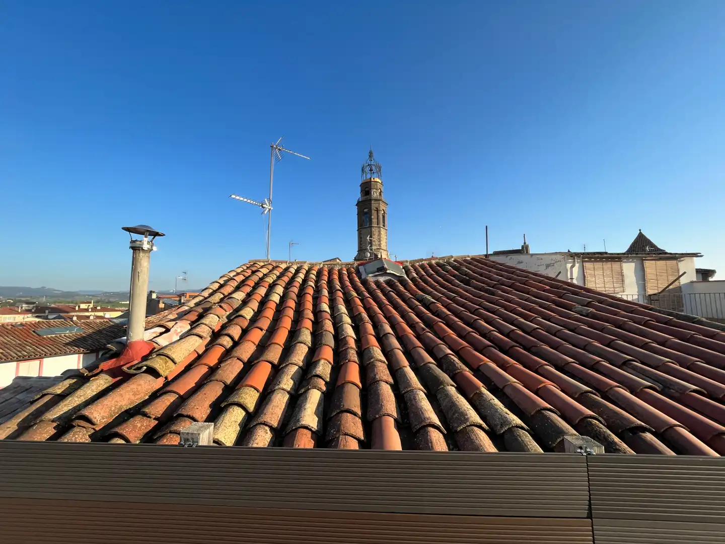 Vista exterior de Casa adosada en venta en Manlleu con Calefacción, Jardín privado y Parquet
