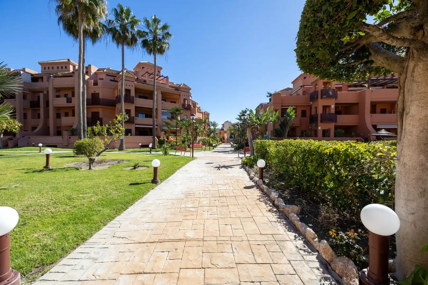 Außenansicht von Dachboden zum Verkauf in Motril mit Klimaanlage, Terrasse und Abstellraum