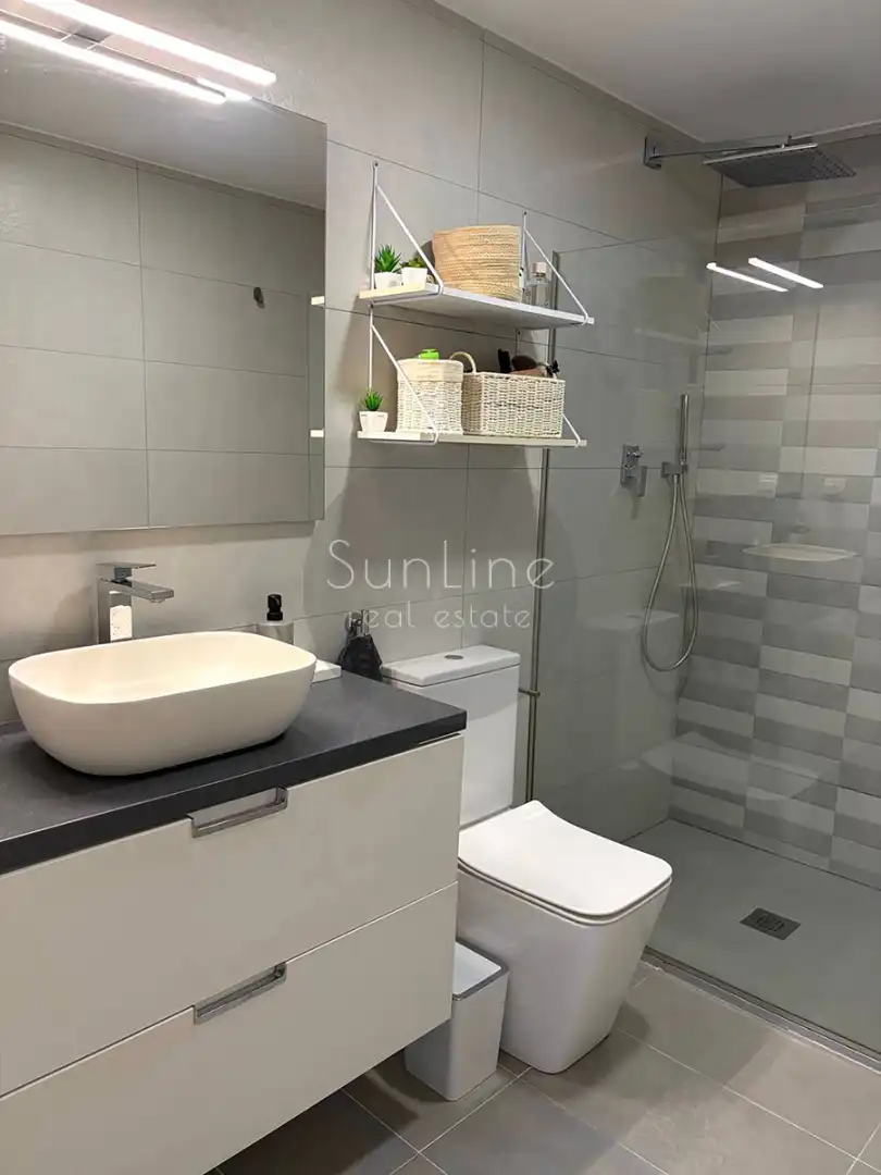 Baño de Piso en venta en Valencia con Aire acondicionado, Terraza y Trastero