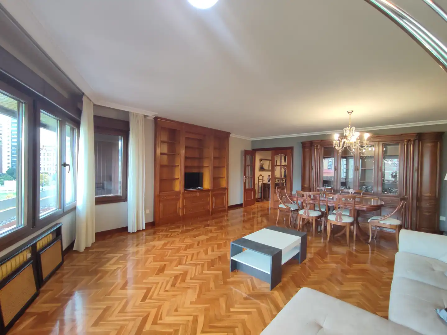 Sala de estar de Piso de alquiler en Gijón  con Calefacción, Parquet y Amueblado