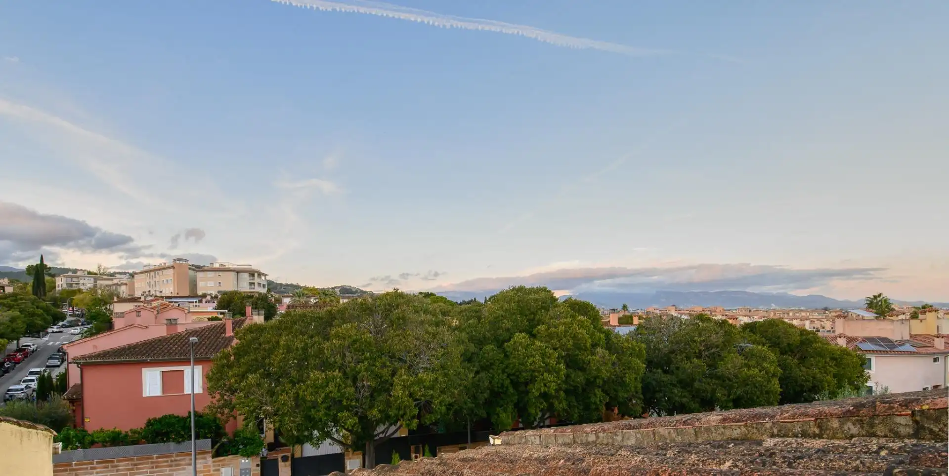 Vista exterior de Casa adosada en venda en  Palma de Mallorca amb Aire condicionat, Calefacció i Jardí privat