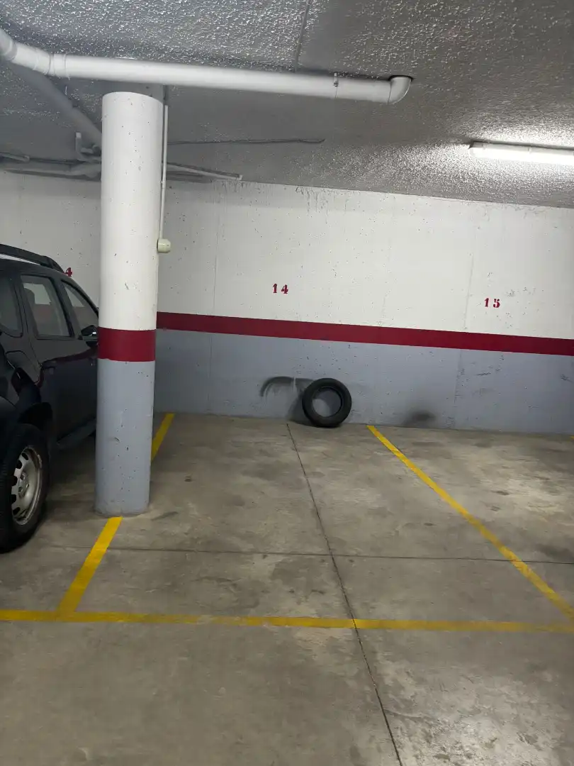 Parkplatz von Wohnung zum Verkauf in Villarrobledo mit Heizung, Parkett und Terrasse