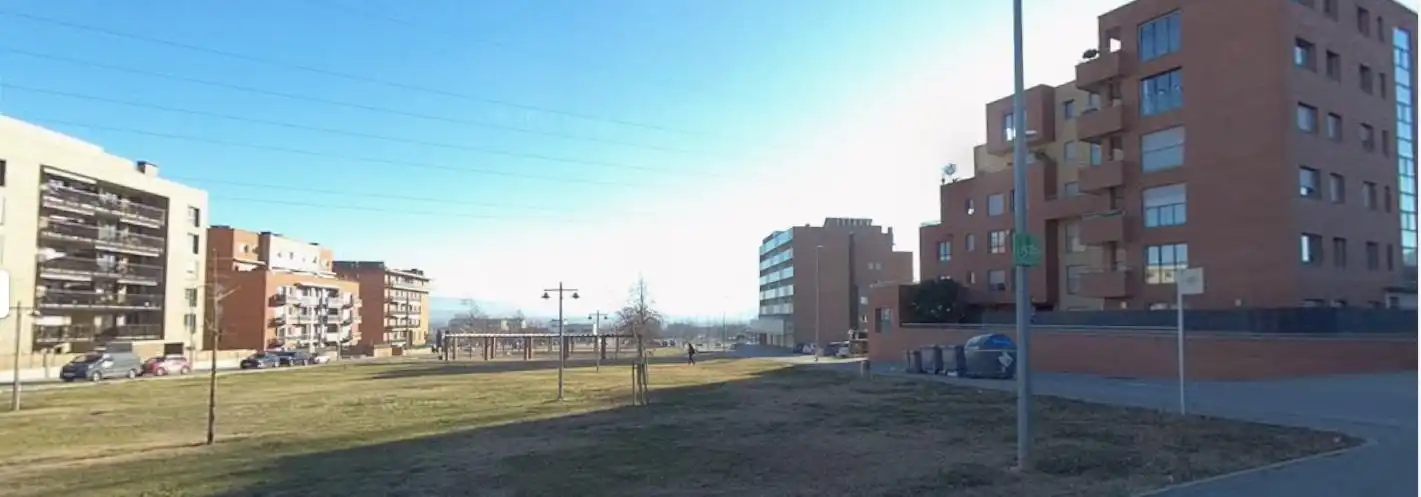 Vista exterior de Pis en venda en Vic amb Terrassa i Balcó