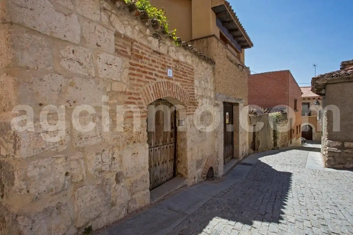 Exterior view of Houses for sale in Simancas  with Heating and Terrace