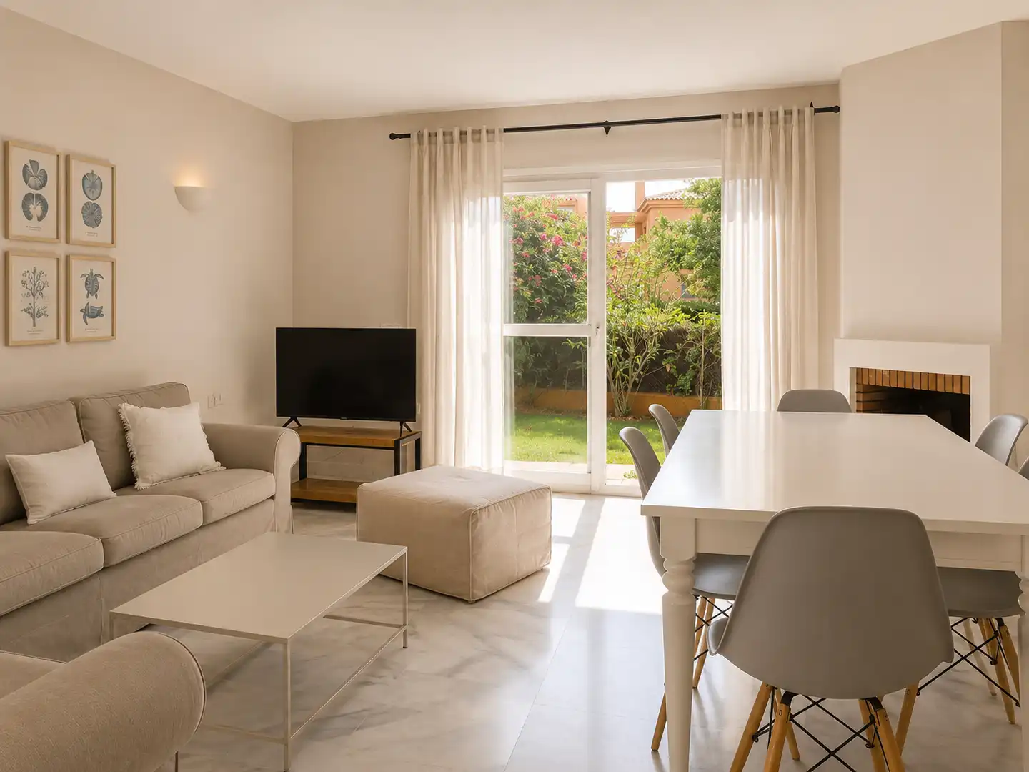 Living room of Detached homes for sale in El Puerto de Santa María  with Air Conditioner, Heating and Private garden