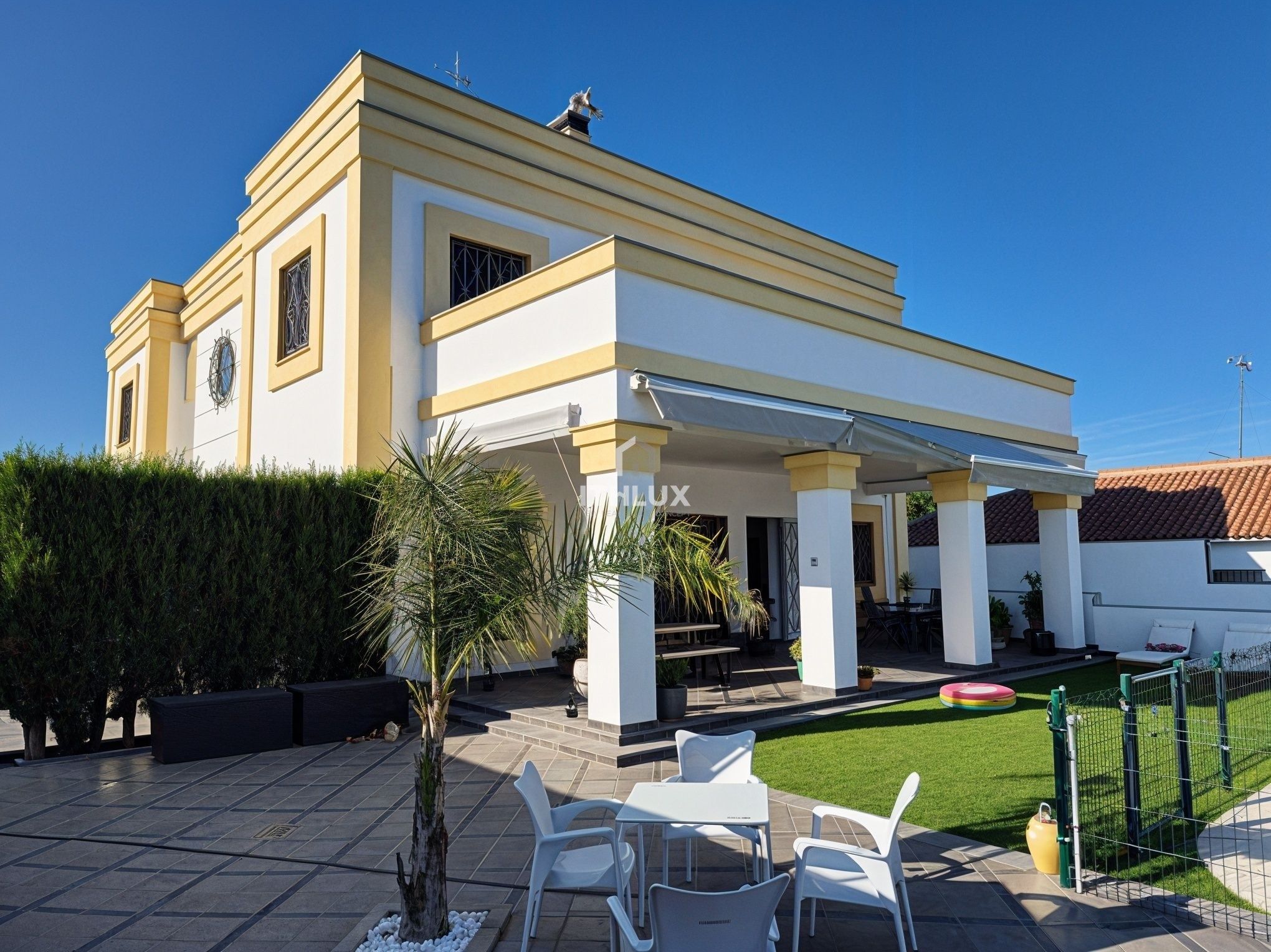Garden of Building for sale in Sanlúcar la Mayor