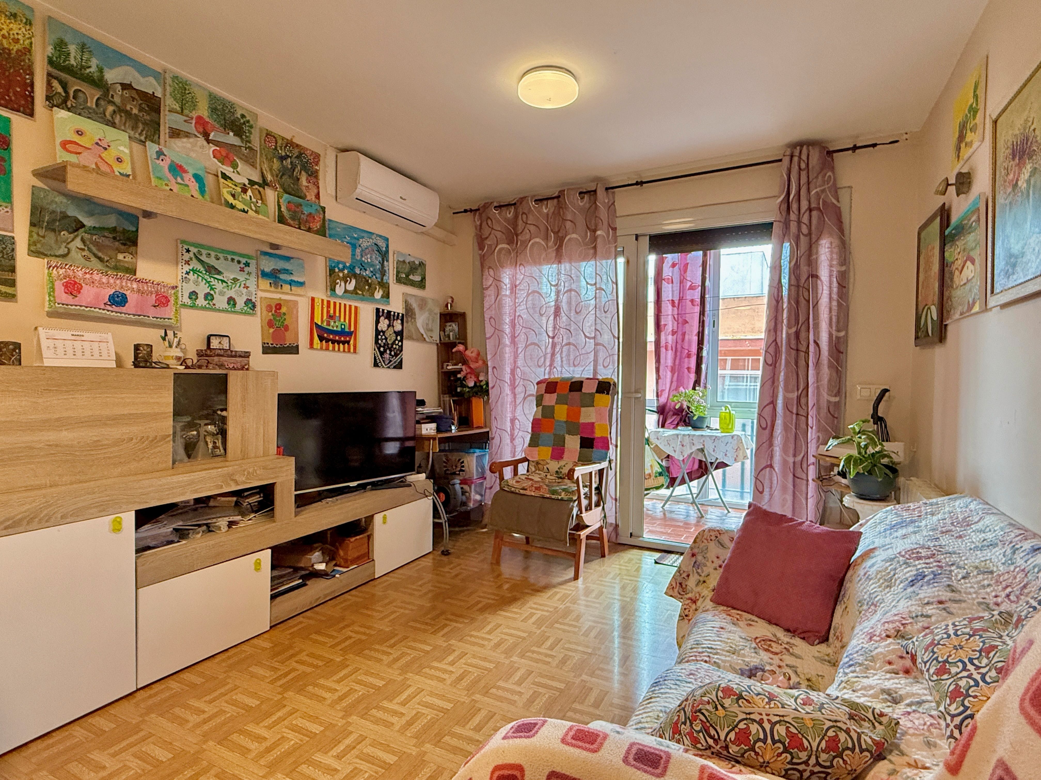 Living room of Flat for sale in Figueres  with Heating and Balcony