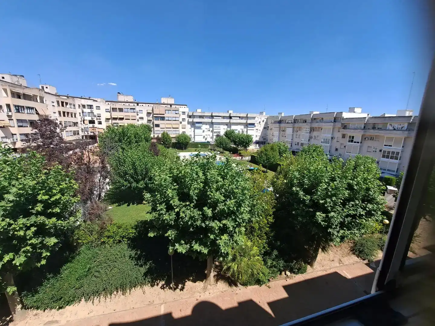 Exterior view of Flat for sale in Parla  with Air Conditioner and Swimming Pool