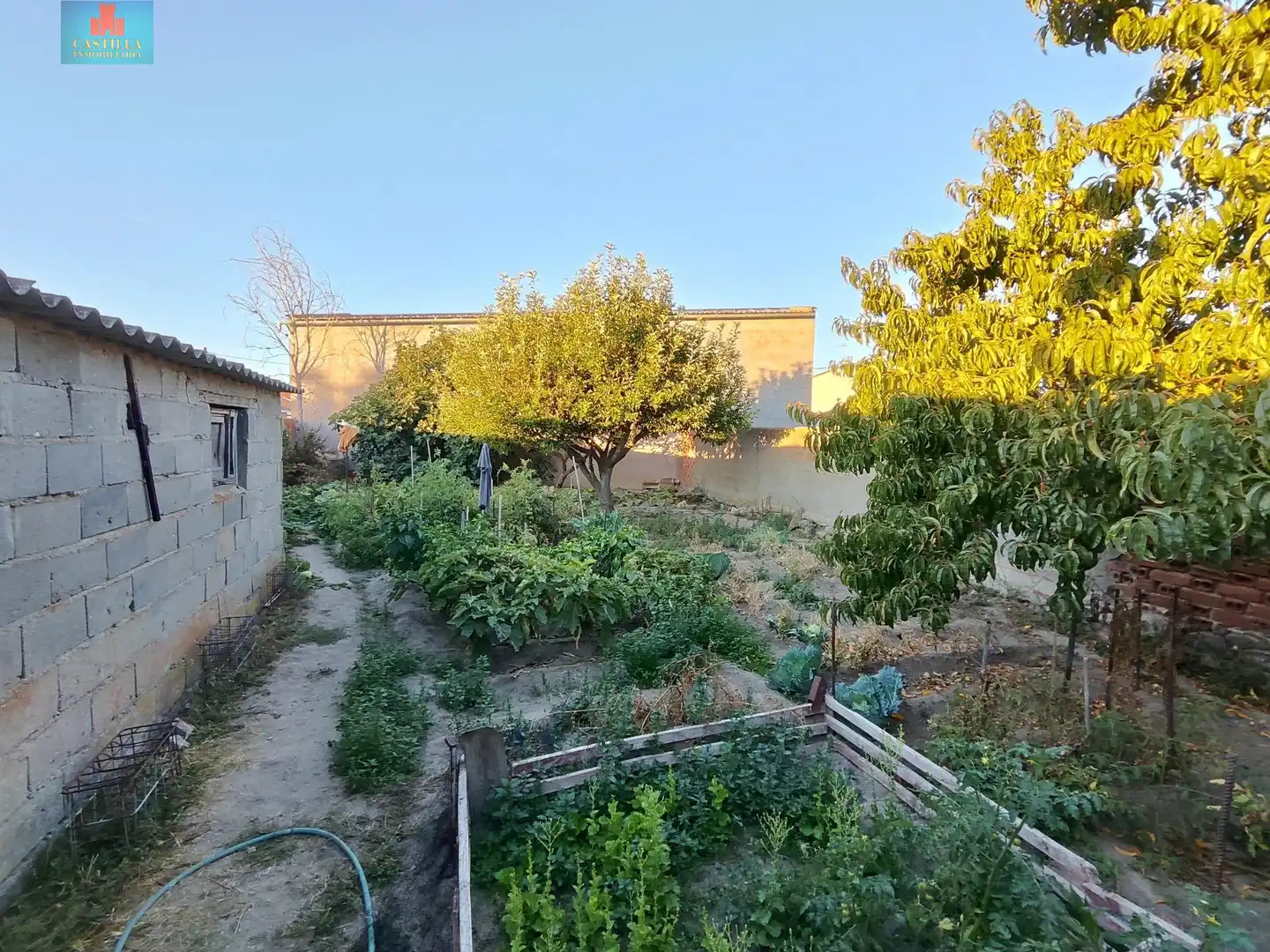Houses for sale in Velayos  with Private garden and Storage room
