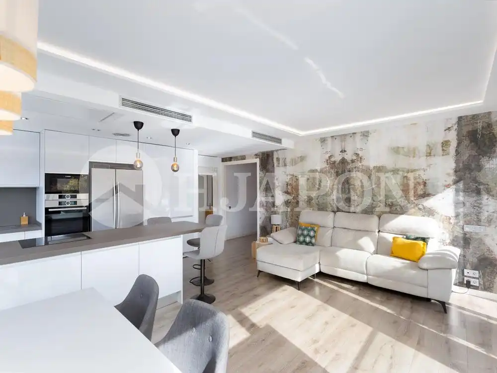 Sala d'estar de Pis en venda en Alella amb Aire condicionat, Calefacció i Parquet