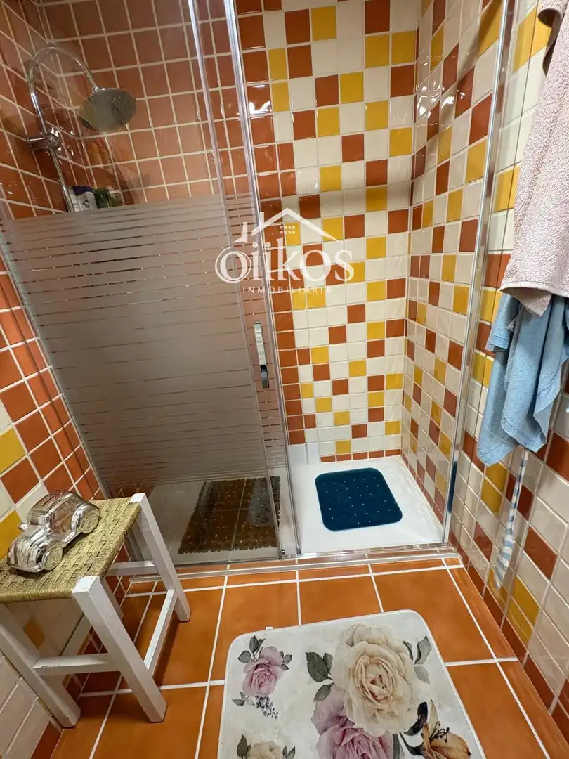 Badezimmer von Wohnung zum Verkauf in Salamanca mit Heizung