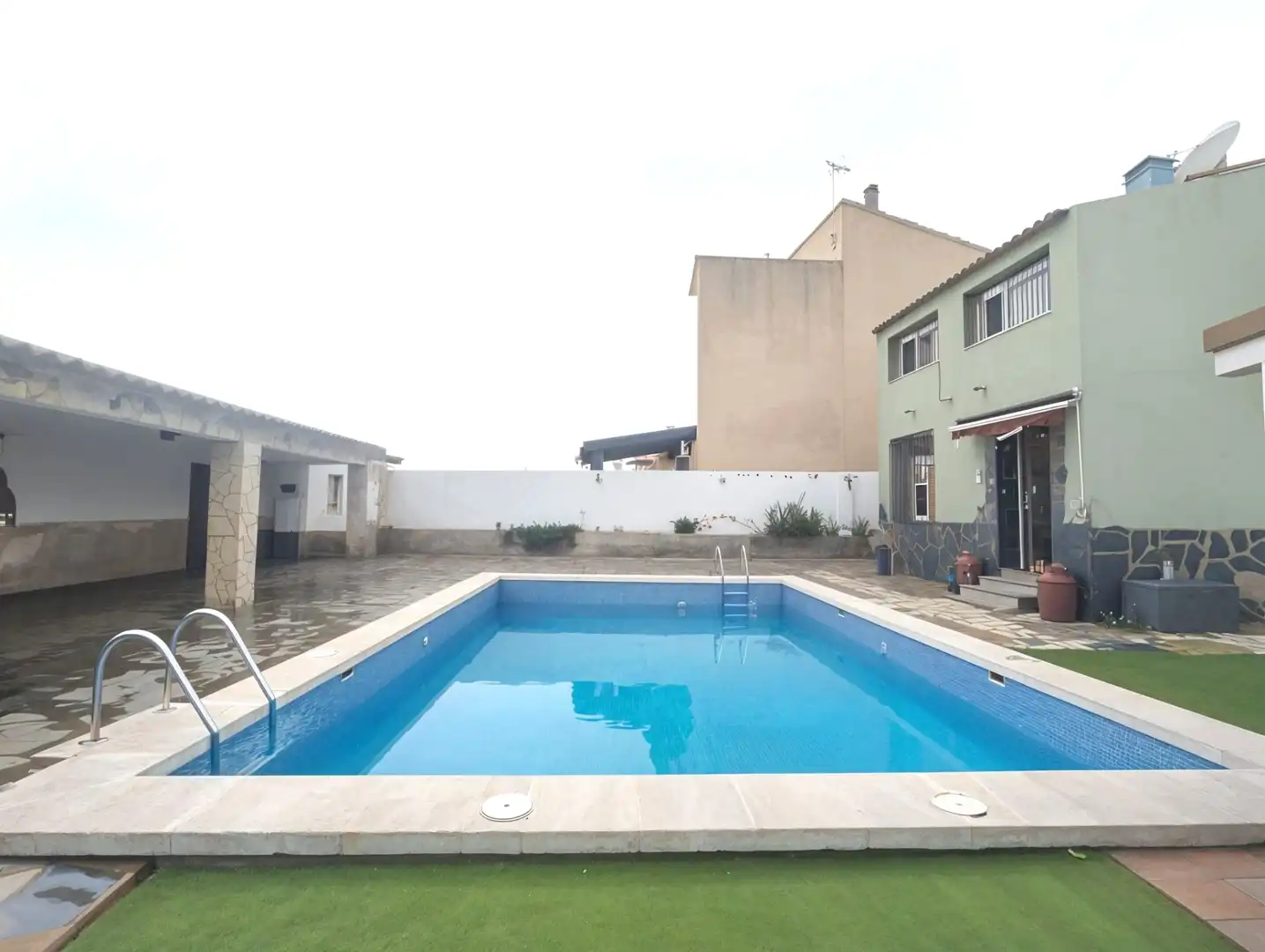Piscina de Casa o chalet de alquiler en Mérida con Aire acondicionado, Calefacción y Trastero