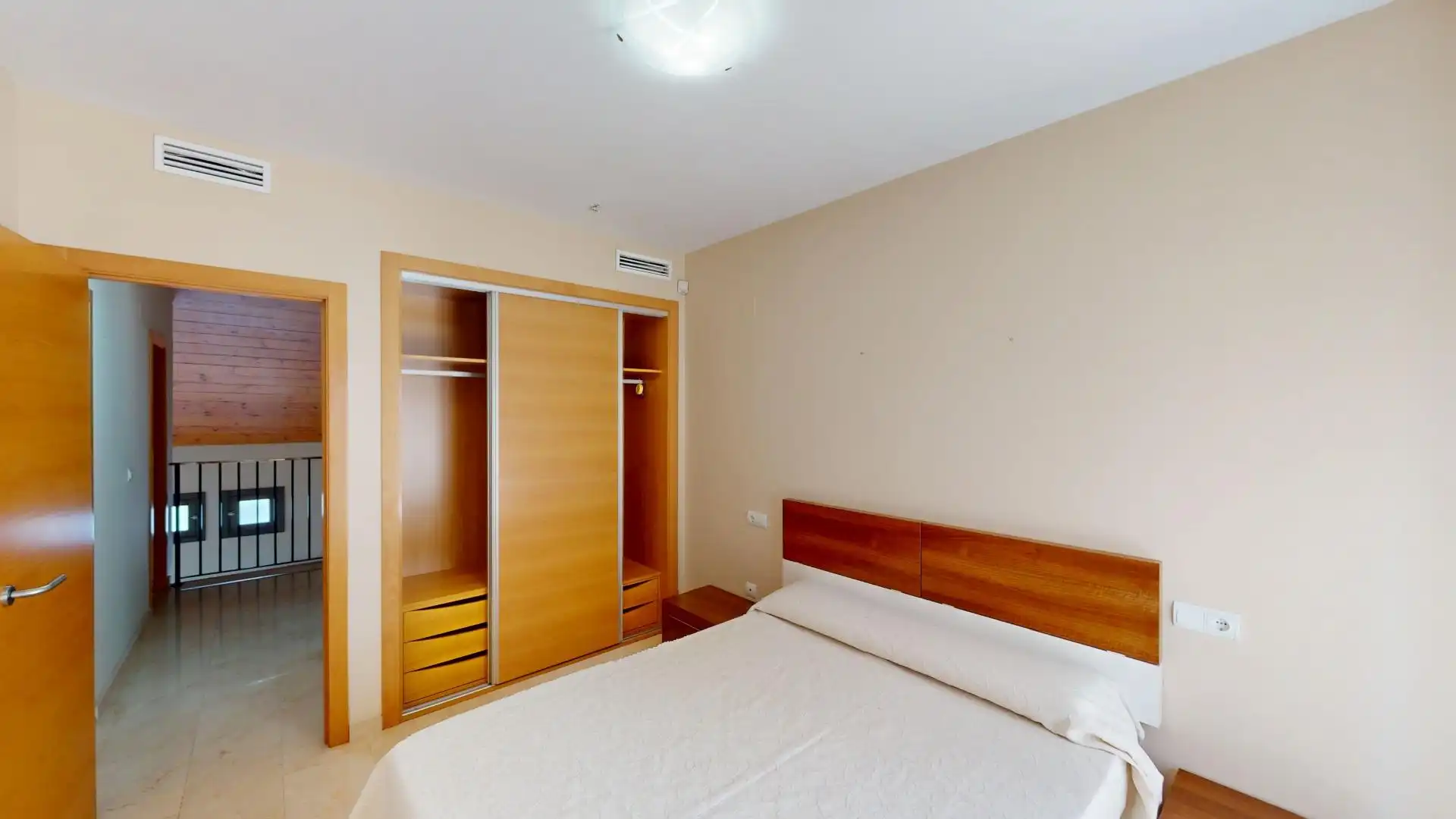 Habitación de Dúplex en venta en Oliva con Aire acondicionado, Calefacción y Terraza