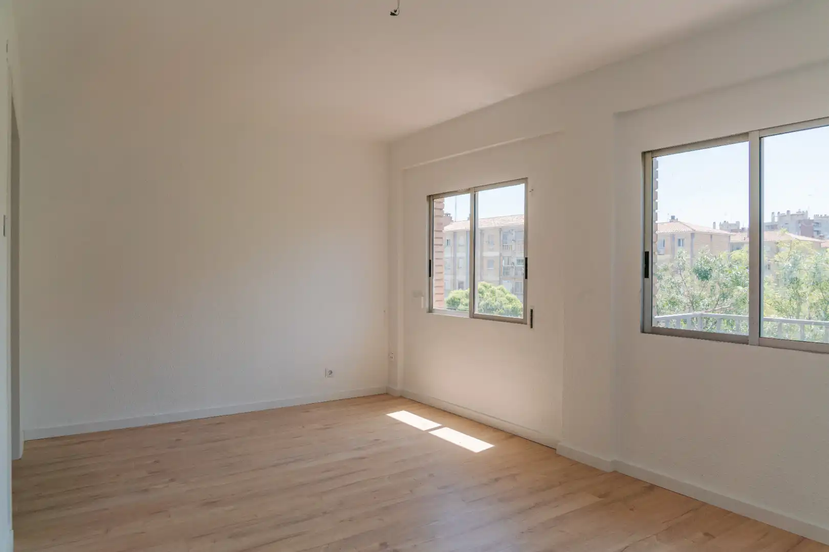 Habitación de Piso en venta en Zaragoza con Calefacción, Parquet y Terraza