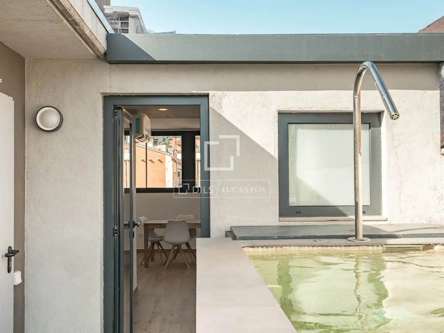 Terrasse von Dachboden zum Verkauf in Barcelona mit Klimaanlage, Heizung und Schwimmbad