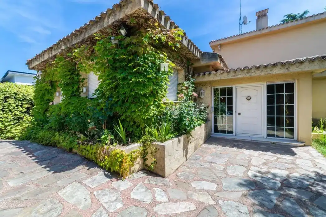 Vista exterior de Casa o chalet en venta en Madrid con Aire acondicionado, Calefacción y Jardín privado