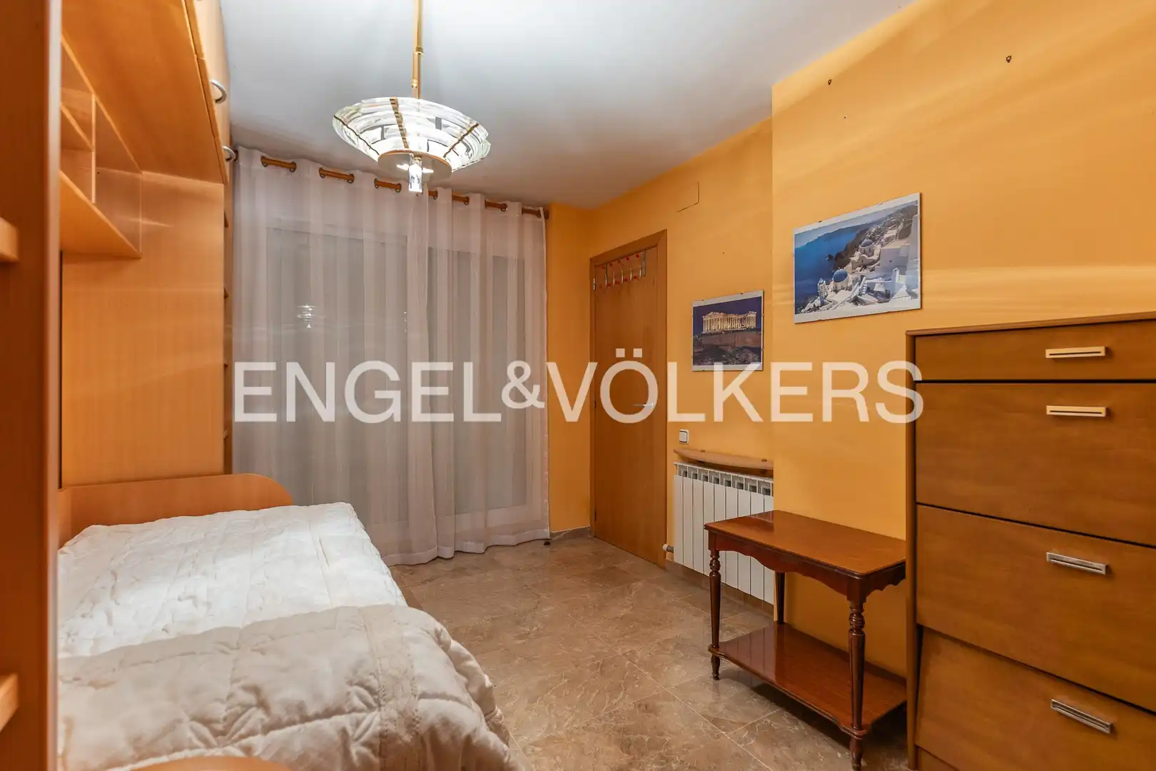 Habitación de Dúplex en venta en Terrassa con Aire acondicionado, Calefacción y Terraza