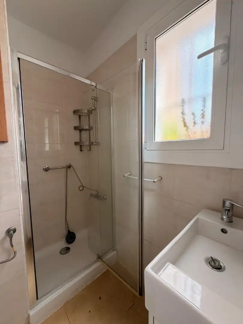 Bathroom of Attic for sale in Barcelona  with Air Conditioner, Heating and Parquet flooring