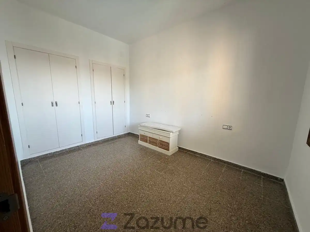 Habitación de Piso de alquiler en Náquera con Terraza, Piscina y Horno