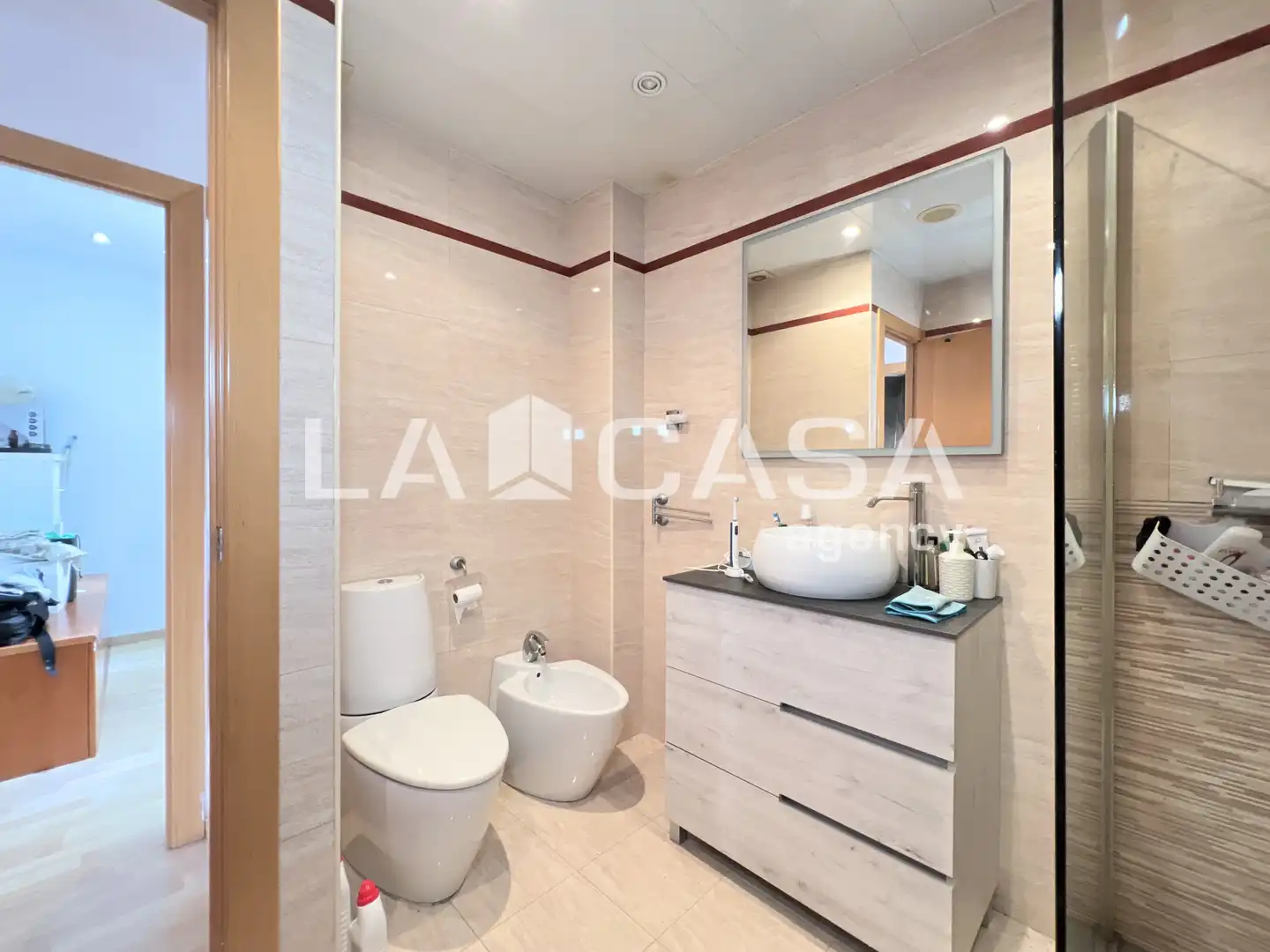 Baño de Piso en venta en Badalona con Calefacción y Balcón