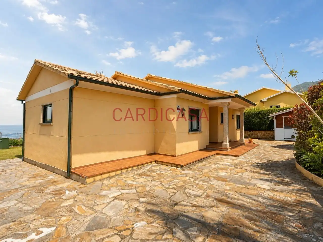 Vista exterior de Casa o chalet en venta en Oia con Calefacción, Jardín privado y Trastero