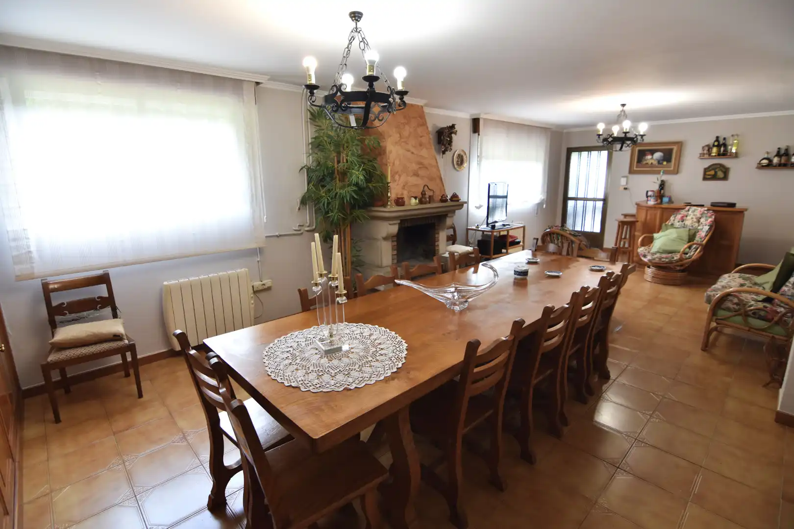 Comedor de Casa o chalet en venta en Oleiros con Calefacción, Jardín privado y Parquet
