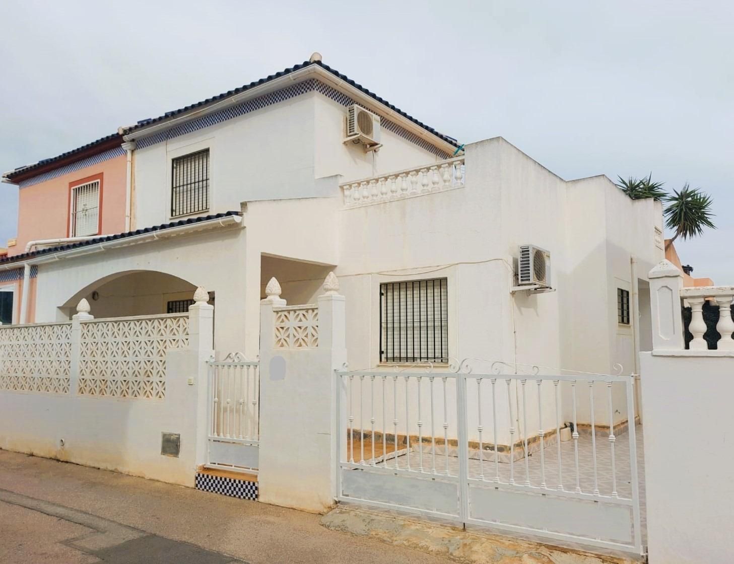 Vista exterior de Casa o chalet en venta en Torrevieja con Aire acondicionado, Calefacción y Terraza